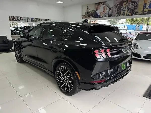 Ford Mustang Mach-e - Imagem 2