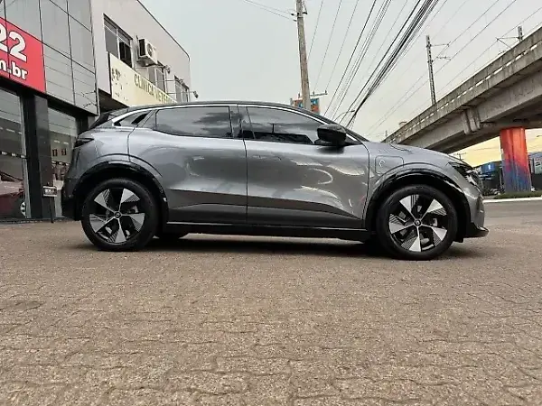 Renault Megane E-tech Electric - Imagem 1