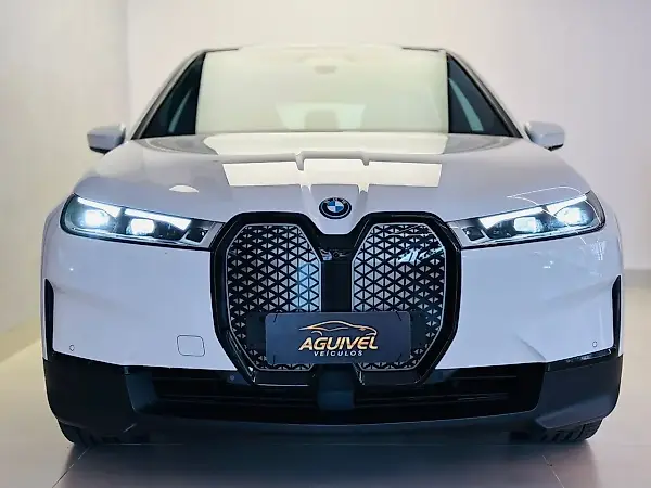 BMW Ix - Imagem 1