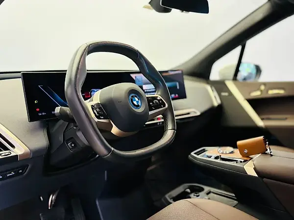 BMW Ix - Imagem 6
