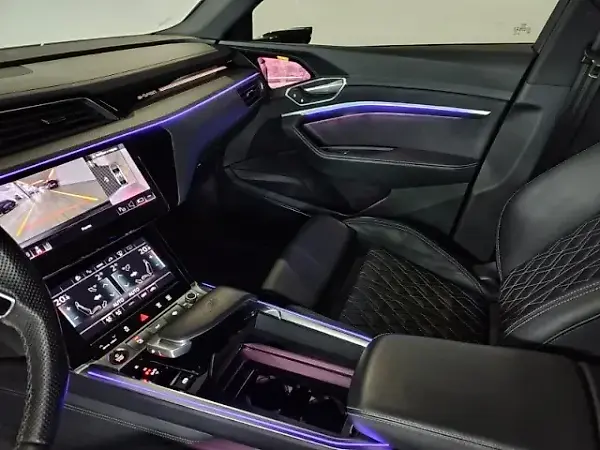 Audi E-tron S Sportback - Imagem 12