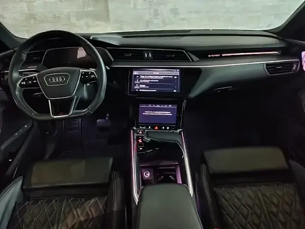 Audi E-tron S Sportback - Imagem 10