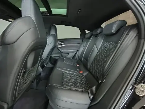 Audi E-tron S Sportback - Imagem 14