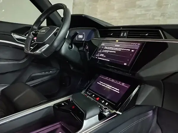 Audi E-tron S Sportback - Imagem 16