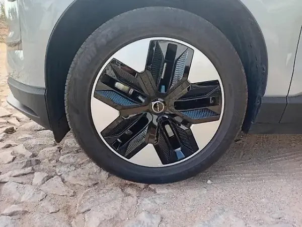Volvo EX30 - Imagem 17