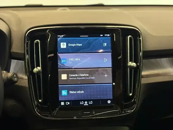 Volvo XC40 Recharge - Imagem 8