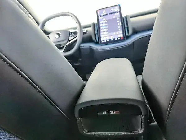 Volvo EX30 - Imagem 13