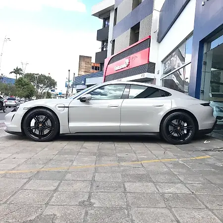 Porsche Taycan - Imagem 4