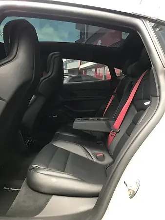 Porsche Taycan - Imagem 9