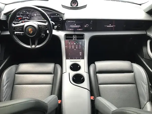 Porsche Taycan - Imagem 10