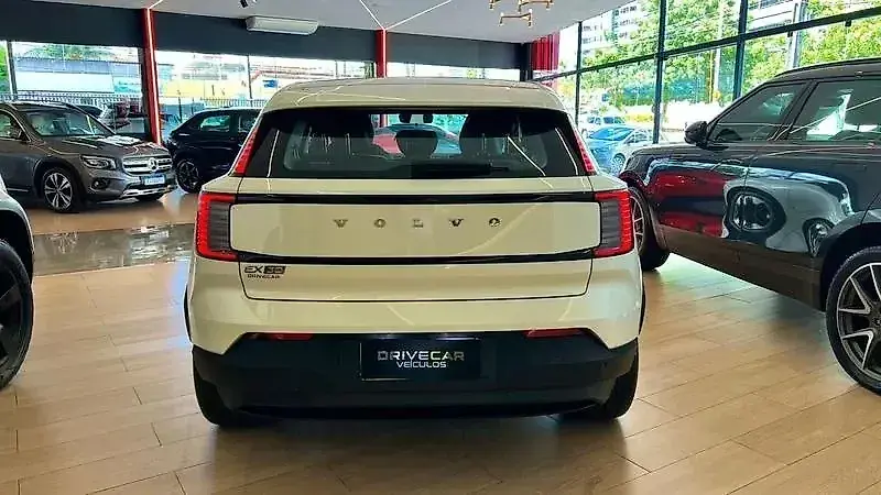 Volvo EX30 - Imagem 2