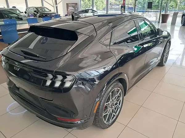 Ford Mustang Mach-e - Imagem 3