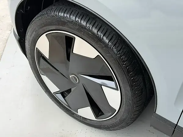Volvo EX30 - Imagem 5