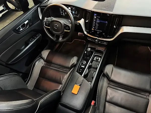 Volvo Xc60 Recharge Plug-in Hybrid - Imagem 13