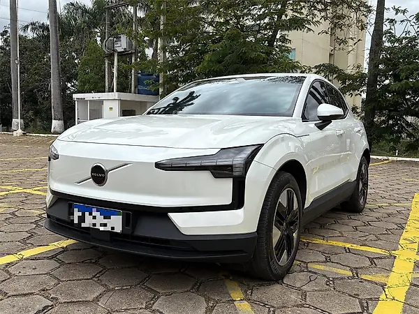 Volvo EX30 - Imagem 1