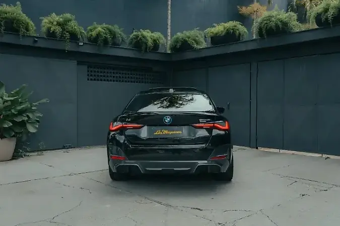 BMW I4 Edrive35 - Imagem 11