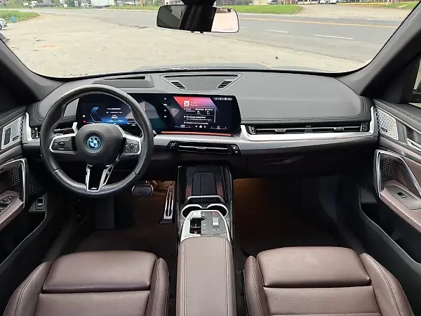 BMW IX1 - Imagem 16
