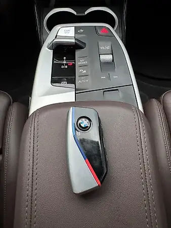 BMW IX1 - Imagem 19