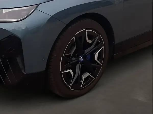BMW Ix - Imagem 6