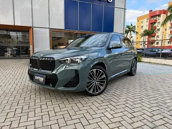 BMW IX1 - Imagem 1