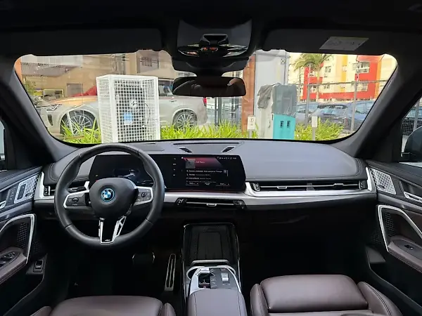 BMW IX1 - Imagem 9