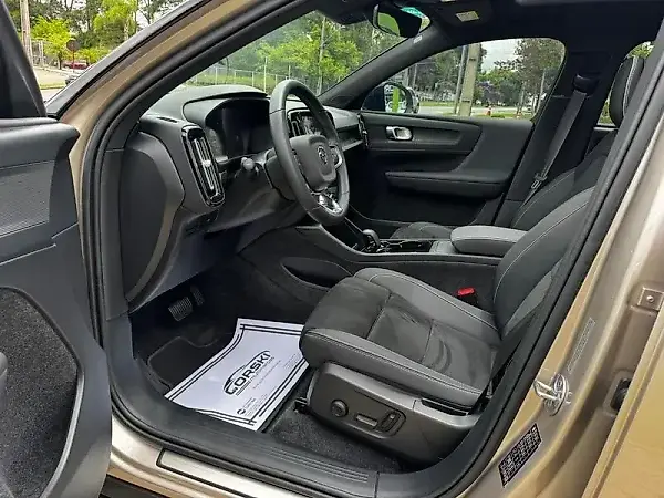 Volvo XC40 Recharge - Imagem 5