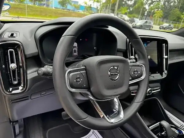 Volvo XC40 Recharge - Imagem 6