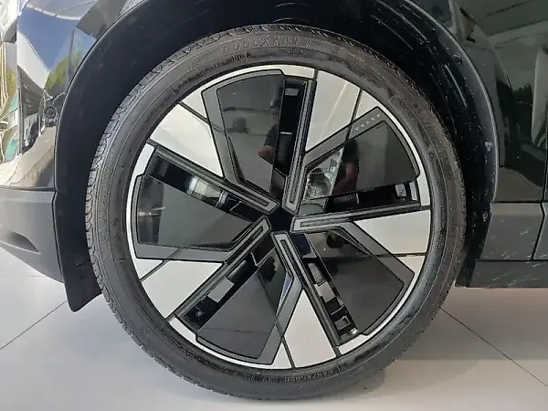 Volvo EX30 - Imagem 8