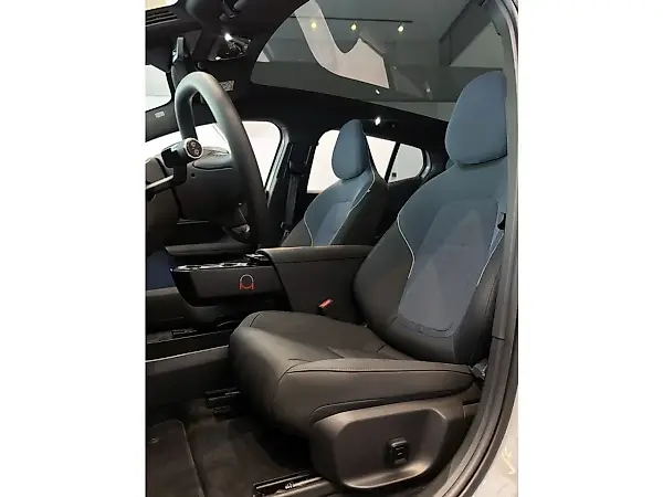 Volvo EX30 - Imagem 2