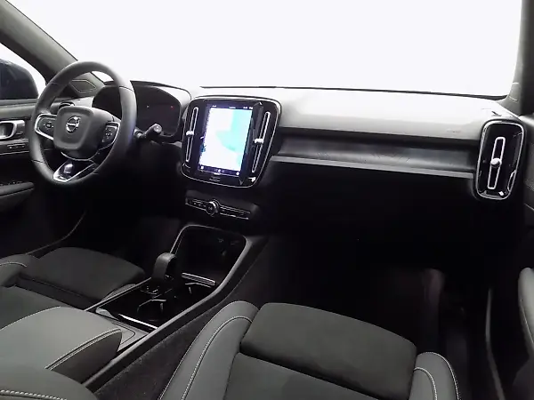 Volvo XC40 Recharge - Imagem 12