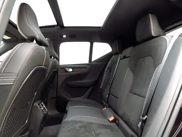 Volvo XC40 Recharge - Imagem 14
