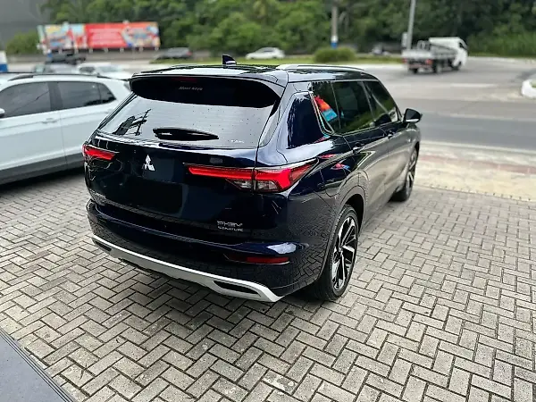 Mitsubishi Outlander - Imagem 6
