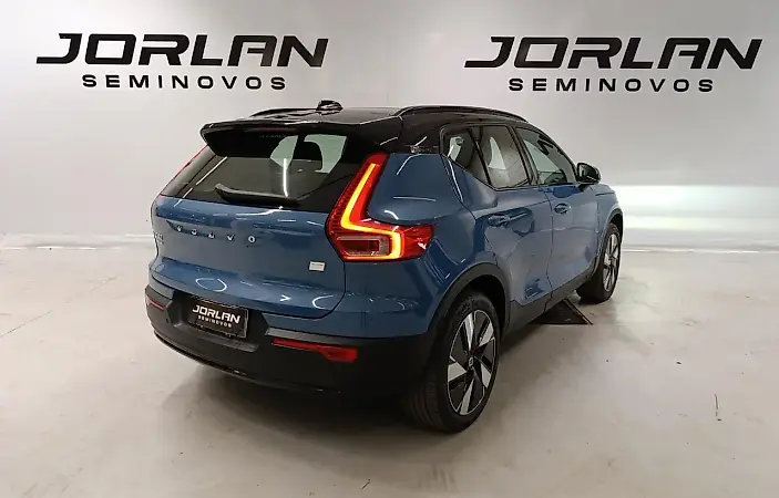 Volvo XC40 Recharge - Imagem 4