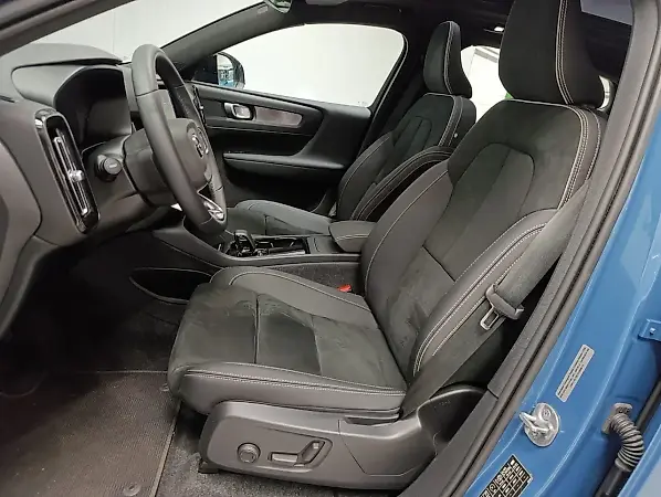 Volvo XC40 Recharge - Imagem 9