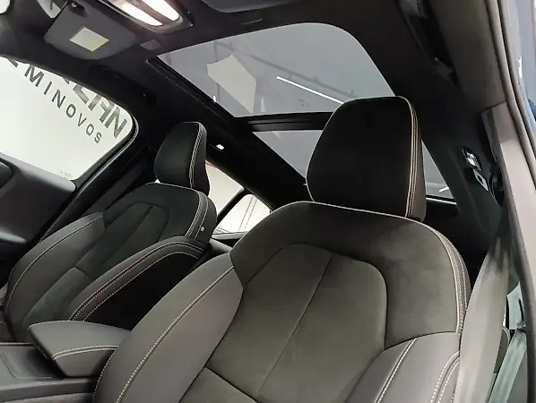 Volvo XC40 Recharge - Imagem 12