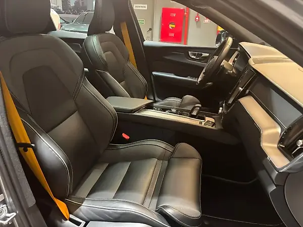 Volvo Xc60 Recharge Plug-in Hybrid - Imagem 9