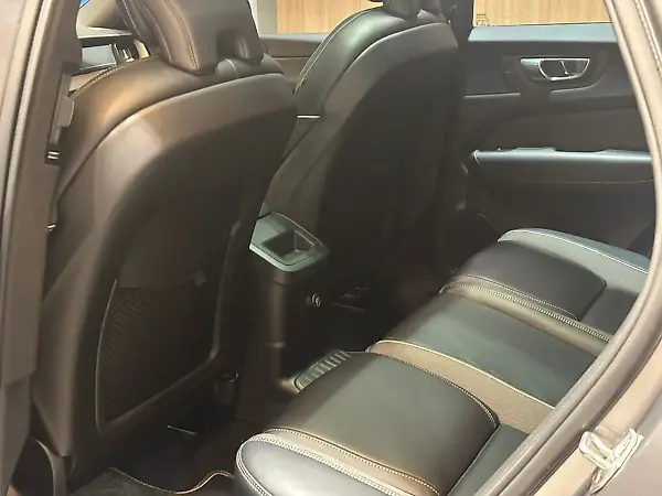 Volvo Xc60 Recharge Plug-in Hybrid - Imagem 11