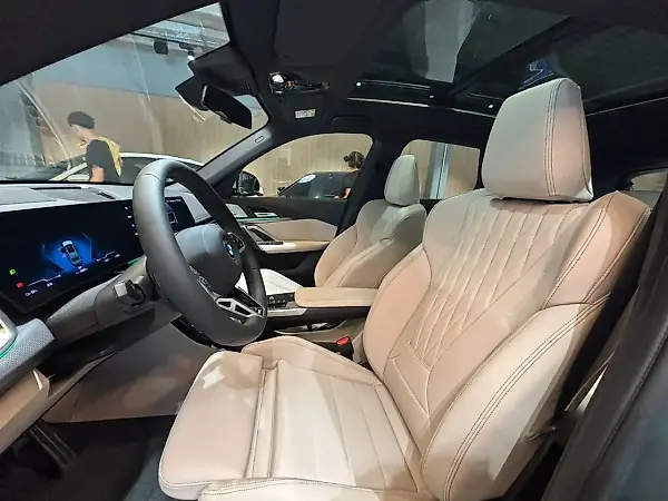 BMW IX1 - Imagem 11