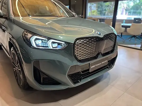 BMW IX1 - Imagem 12