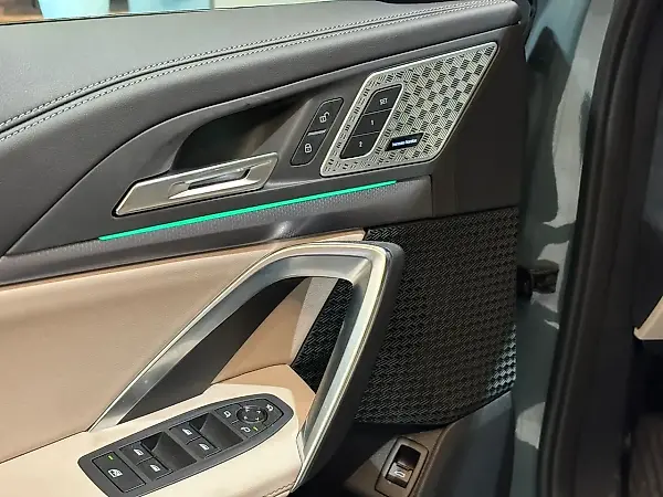 BMW IX1 - Imagem 15