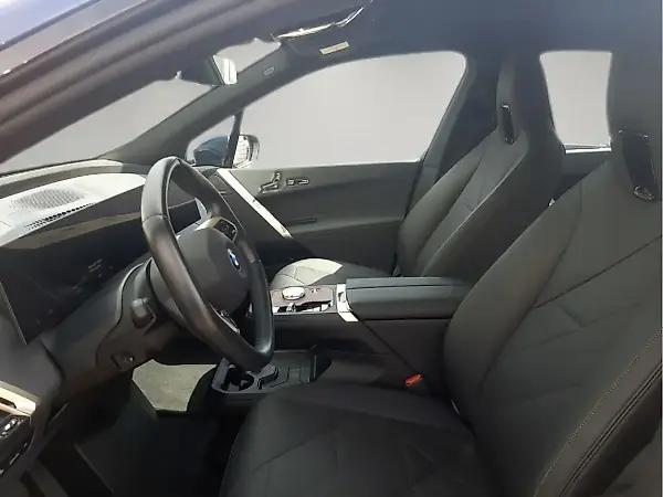 BMW Ix - Imagem 9