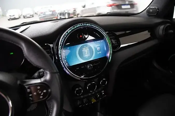 Mini Cooper SE - Imagem 15