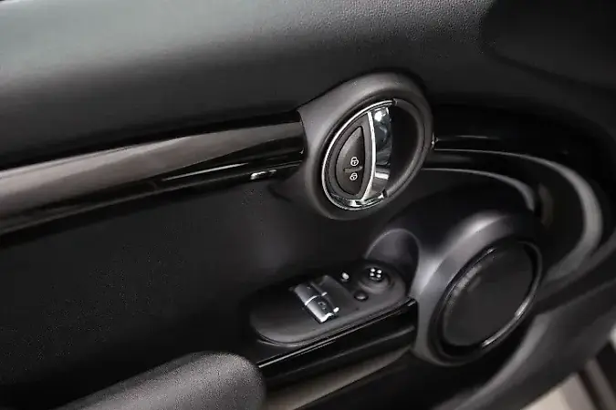 Mini Cooper SE - Imagem 17