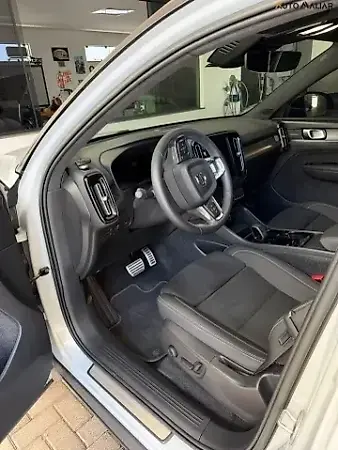 Volvo XC40 Recharge - Imagem 3