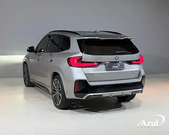 BMW IX1 - Imagem 6
