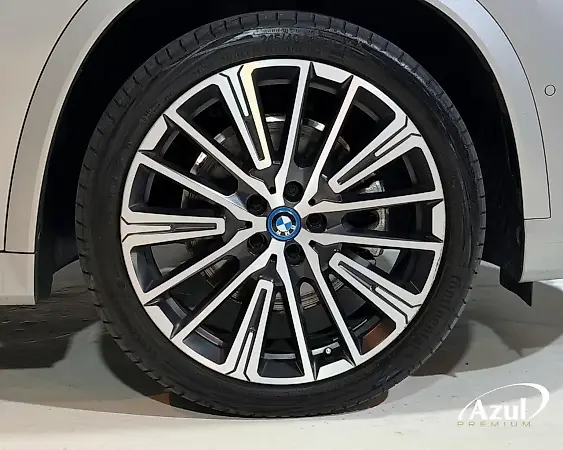 BMW IX1 - Imagem 9