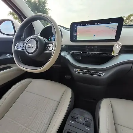 Fiat 500e - Imagem 8
