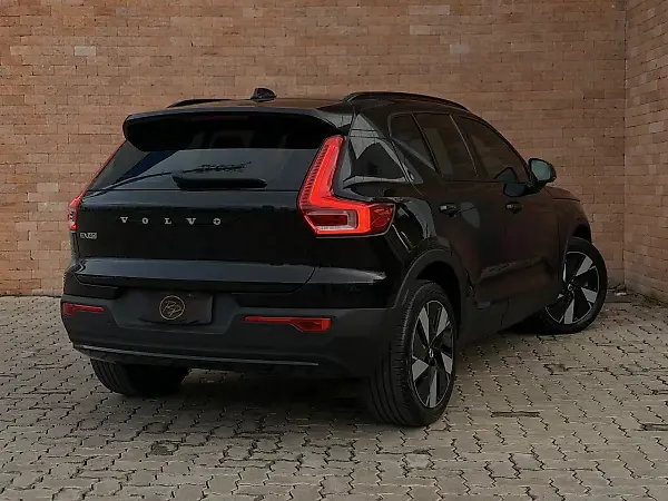 Volvo EX40 - Imagem 4