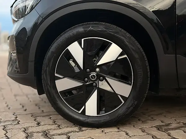 Volvo EX40 - Imagem 7