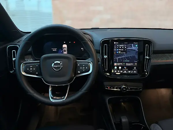 Volvo EX40 - Imagem 12